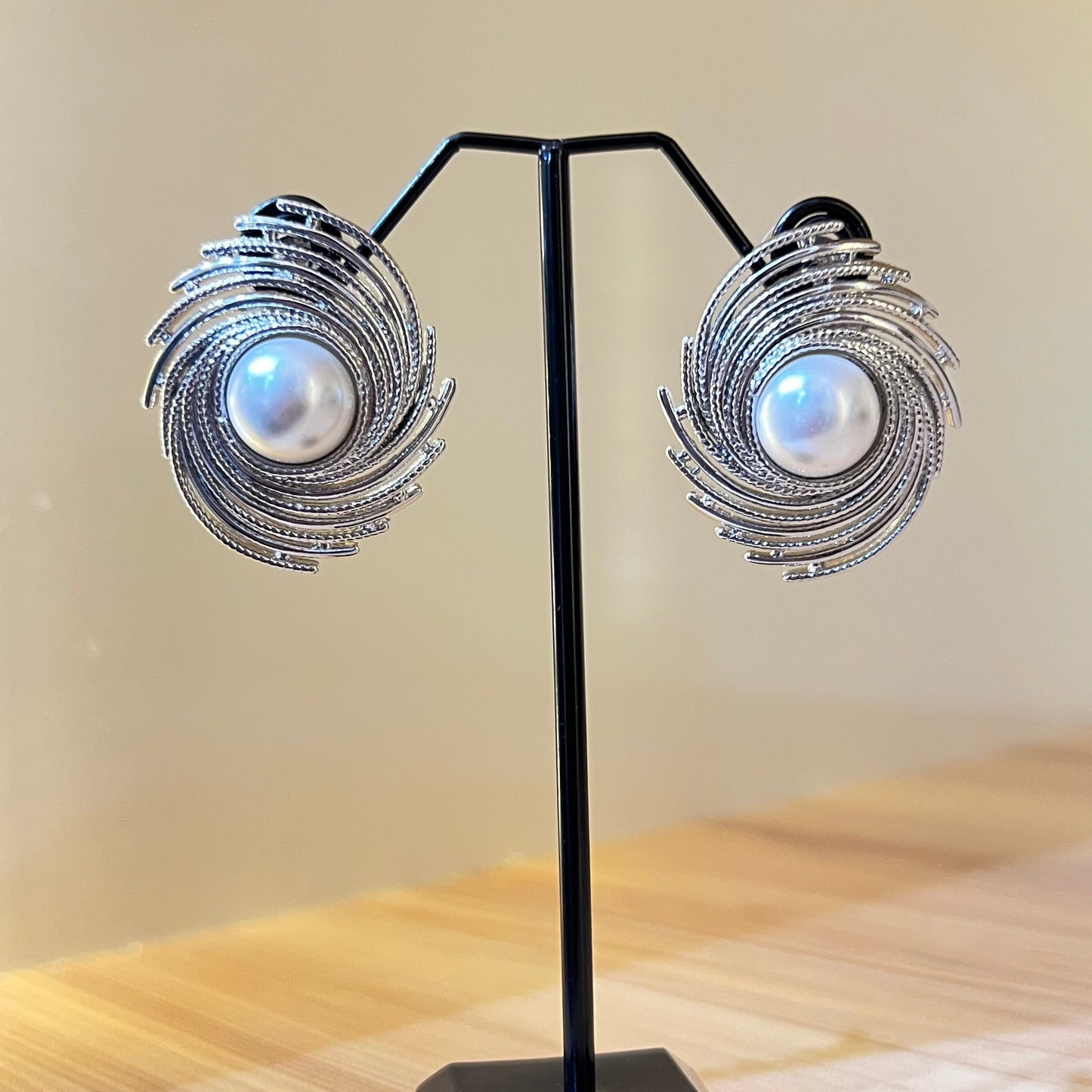 69NGV766E-002 Earring
