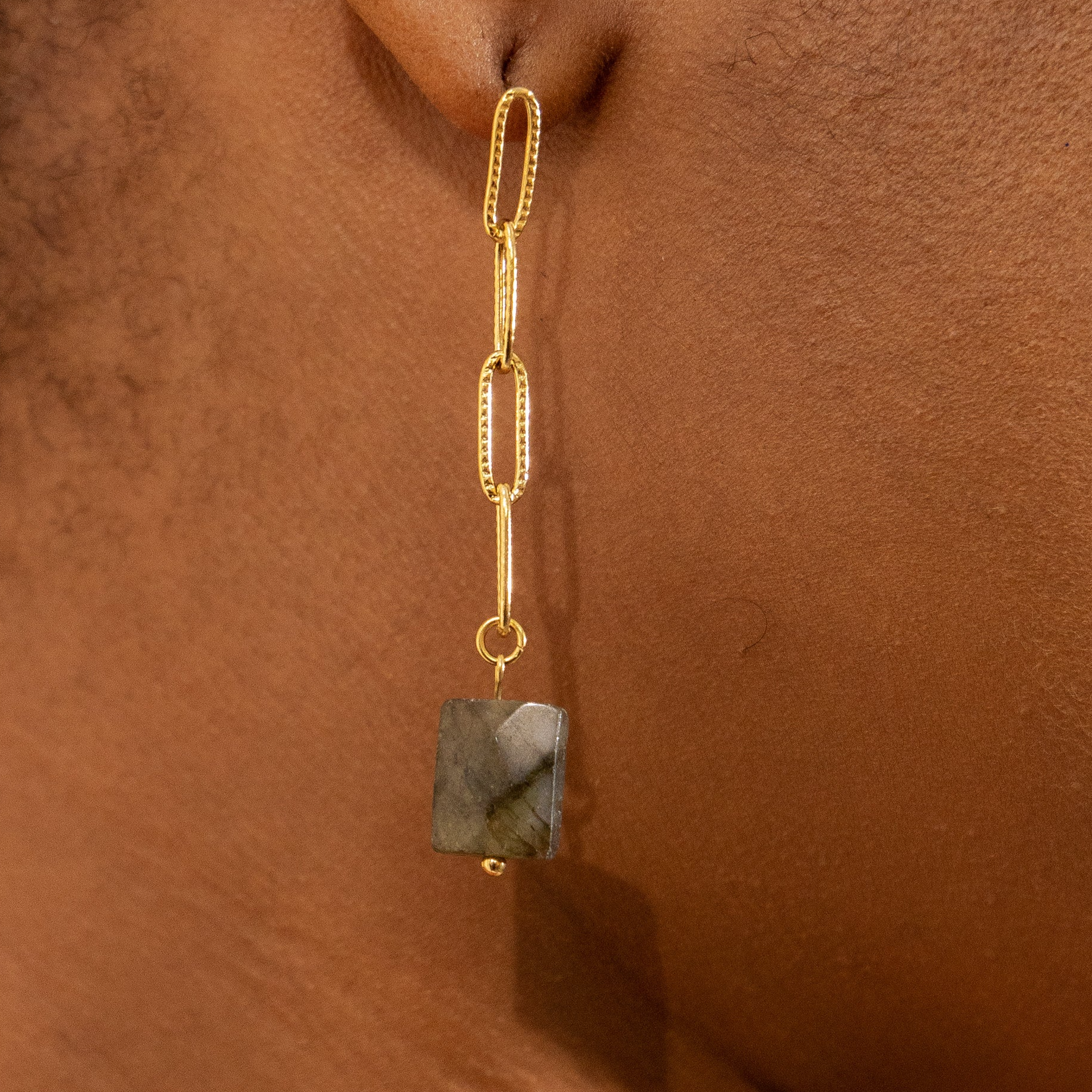 9102785 EARRING