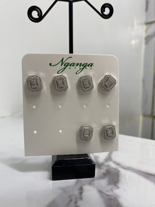 49NGXU6065